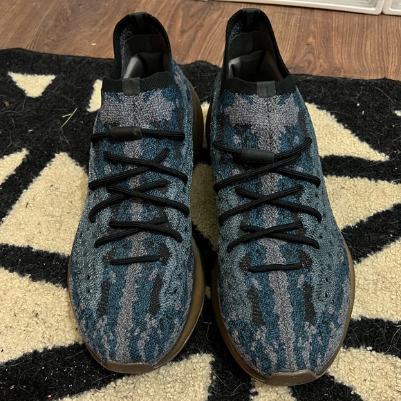 adidas Yeezy Boost 380  “Covellite” - Picture 2 of 4